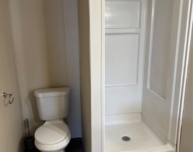1405 B Street - Photo Thumbnail 5