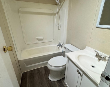 1405 B Street - Photo Thumbnail 9