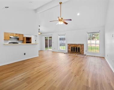 9631 Secretariat Drive - Photo Thumbnail 5