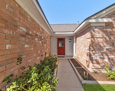 9631 Secretariat Drive - Photo Thumbnail 4