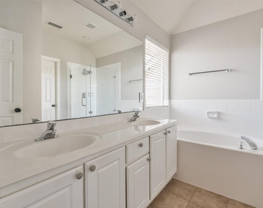 43 Alderon Woods Place - Photo Thumbnail 26