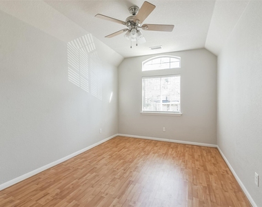 43 Alderon Woods Place - Photo Thumbnail 30