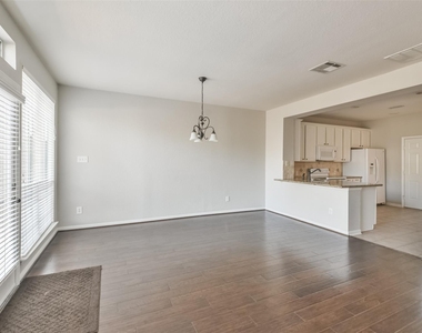 43 Alderon Woods Place - Photo Thumbnail 10