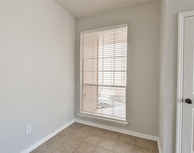 43 Alderon Woods Place - Photo Thumbnail 14