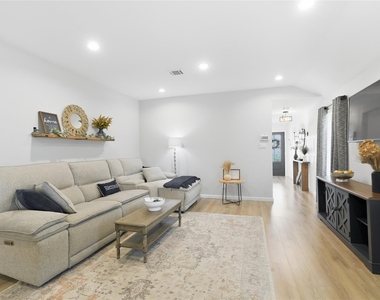 21214 Alder Oaks Drive - Photo Thumbnail 4