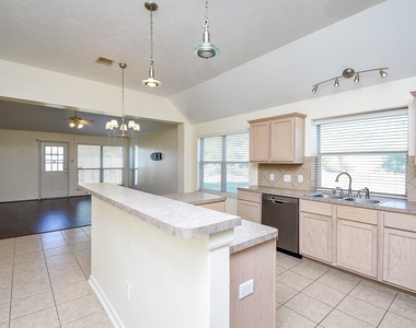 20802 Oak Rain Court - Photo Thumbnail 5