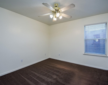 20802 Oak Rain Court - Photo Thumbnail 15