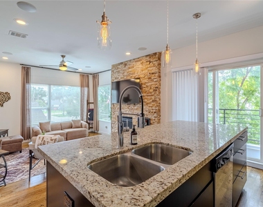 1414 Laird Street - Photo Thumbnail 2