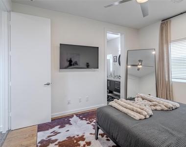 1414 Laird Street - Photo Thumbnail 5