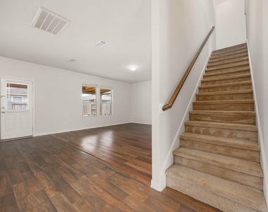 6727 Dayridge Lane - Photo Thumbnail 9