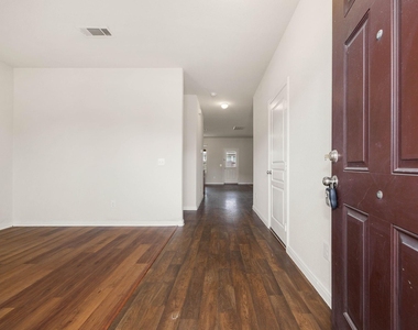 6727 Dayridge Lane - Photo Thumbnail 5