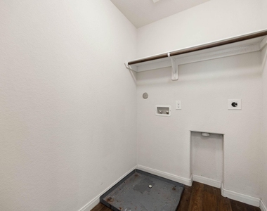 6727 Dayridge Lane - Photo Thumbnail 37