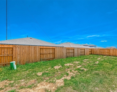 819 Dhalia Petal - Photo Thumbnail 48