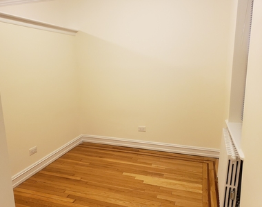 East 51 Street - Photo Thumbnail 3
