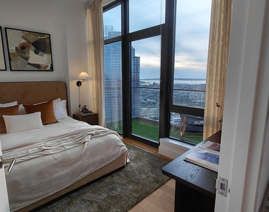 Rockwell Place - Photo Thumbnail 2