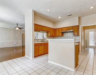 10626 Alderford Court - Photo Thumbnail 11