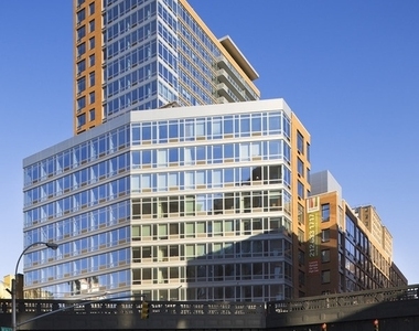 West 17th Street - Photo Thumbnail 8