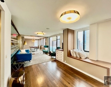 East 91st Street - Photo Thumbnail 9