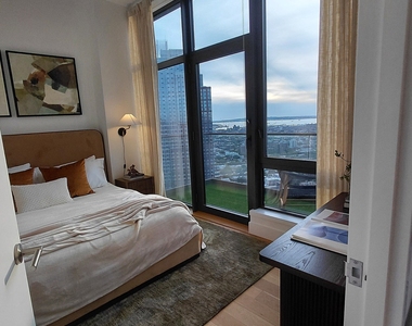 Rockwell Place - Photo Thumbnail 5