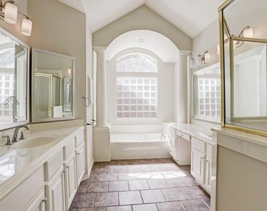 1515 Orchard Park Drive - Photo Thumbnail 10