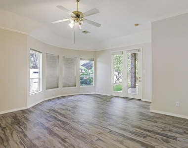 1515 Orchard Park Drive - Photo Thumbnail 9