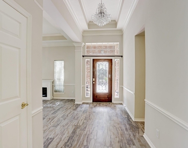 1515 Orchard Park Drive - Photo Thumbnail 2