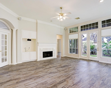 1515 Orchard Park Drive - Photo Thumbnail 4
