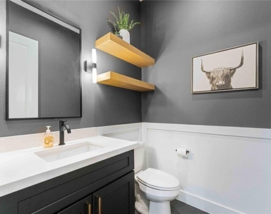2524 Live Oak Street - Photo Thumbnail 11
