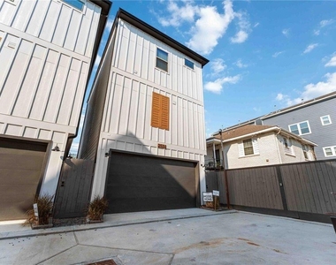 2524 Live Oak Street - Photo Thumbnail 25
