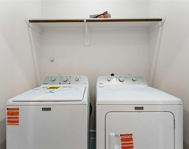 2524 Live Oak Street - Photo Thumbnail 9
