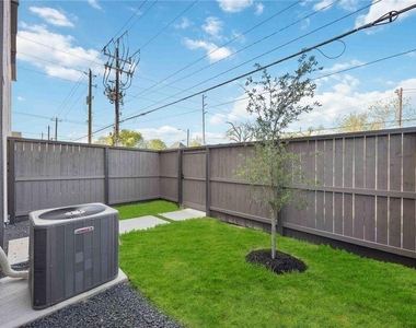 2524 Live Oak Street - Photo Thumbnail 27