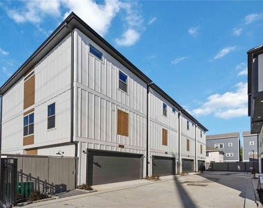 2524 Live Oak Street - Photo Thumbnail 24