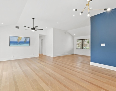 2703 Tannehill Drive - Photo Thumbnail 10