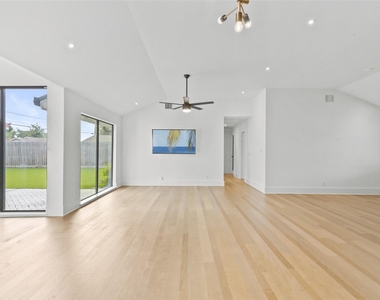 2703 Tannehill Drive - Photo Thumbnail 11