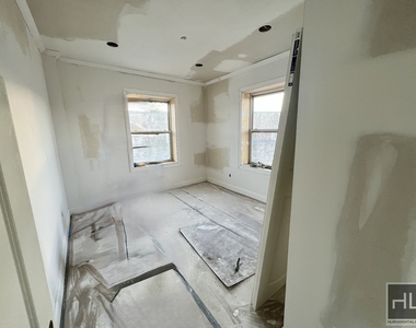 37th Street - Photo Thumbnail 3