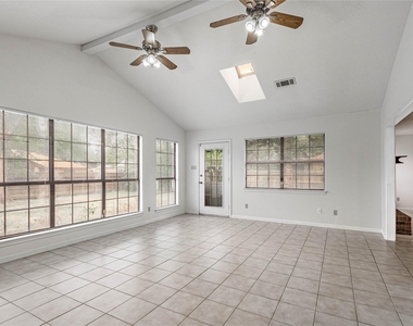 121 Elmwood Street - Photo Thumbnail 6