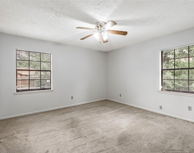 121 Elmwood Street - Photo Thumbnail 8