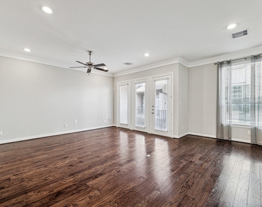 436 N Live Oak Street - Photo Thumbnail 5