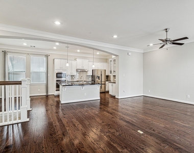 436 N Live Oak Street - Photo Thumbnail 4