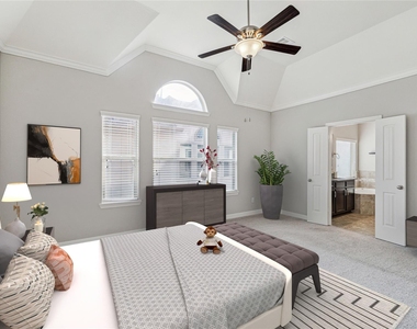436 N Live Oak Street - Photo Thumbnail 1