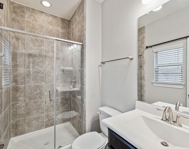 436 N Live Oak Street - Photo Thumbnail 10
