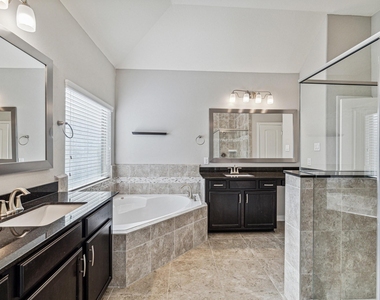 436 N Live Oak Street - Photo Thumbnail 7