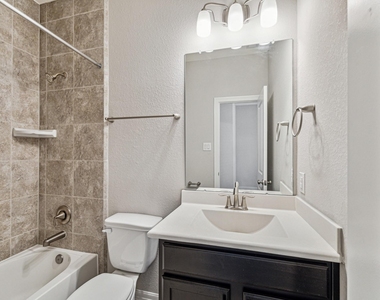 436 N Live Oak Street - Photo Thumbnail 11