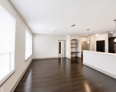 1340 W Gray Street - Photo Thumbnail 2
