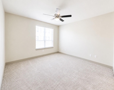 1340 W Gray Street - Photo Thumbnail 6