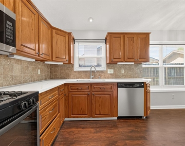 10038 Green Valley Lane - Photo Thumbnail 14
