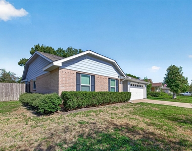 10038 Green Valley Lane - Photo Thumbnail 1