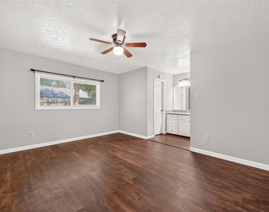 10038 Green Valley Lane - Photo Thumbnail 17