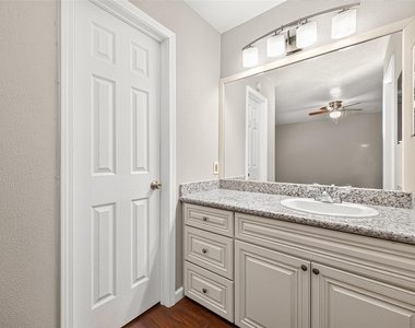 10038 Green Valley Lane - Photo Thumbnail 23