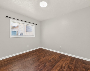 10038 Green Valley Lane - Photo Thumbnail 28